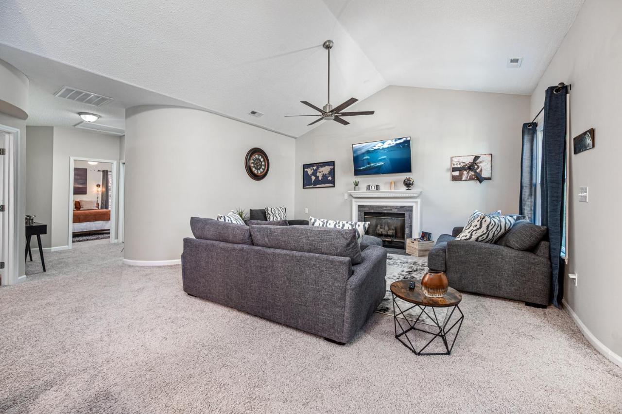 Cozy Industrial Kildaire Farms Home- Near Downtown Cary Exterior foto