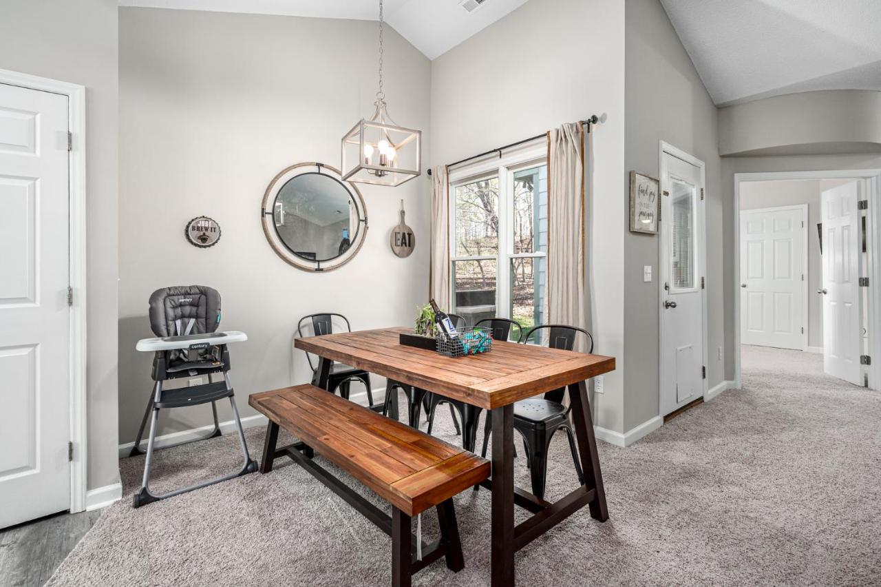 Cozy Industrial Kildaire Farms Home- Near Downtown Cary Exterior foto